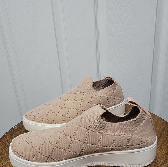 Shoes - Picture 9 of 10